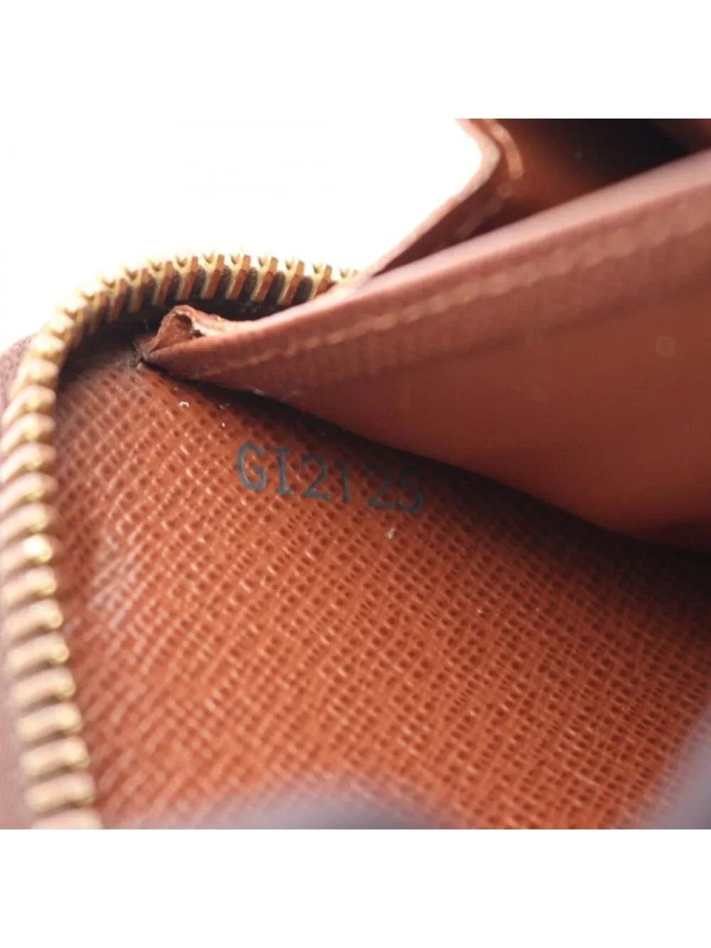 Louis Vuitton Round Wallet Zippy Monogram